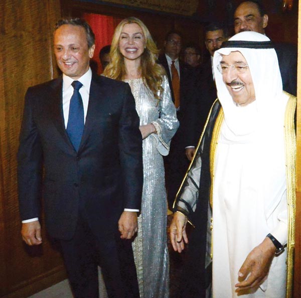 صاحب السمو الامير الشيخ صباح الاحمد خلال مادبة العشاء التي اقامها سفيرنا لدى اميركا على شرف سموه