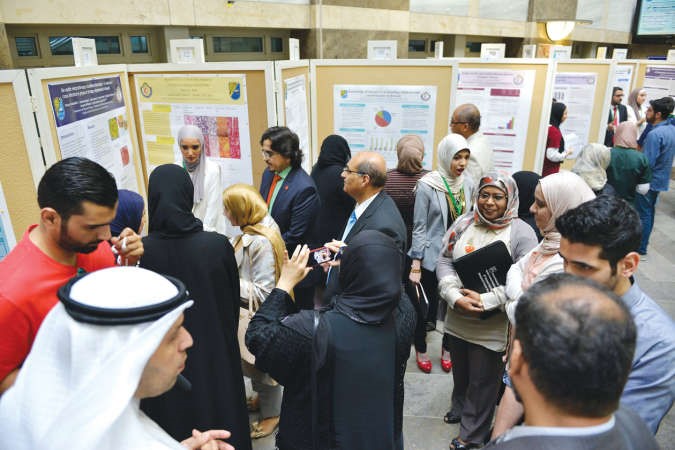 جولة للدكتورة حياة الحجي في المعرض﻿