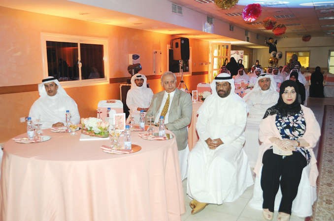 د بدر العيسى ونعيمة العبيد وحمود بن ثاني فريال حماد