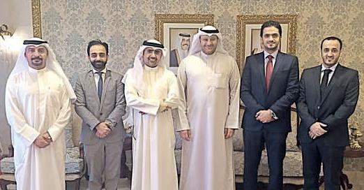 دعلي العبيدي خلال لقائه مع داياد المقيط واعضاء اطباء الاسنان