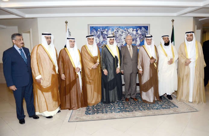 الرئيس الغانم والوفد المرافق له مع مستشار الامن القومي والعلاقات الخارجية سرتاج عزيز
