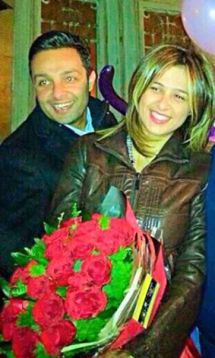 بالصور.. شقيق "ياسمين عبد العزيز" ينشر صورة معها ليرد على الشائعات !