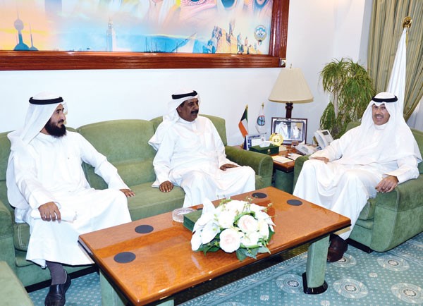 الشيخ فواز الخالد مستقبلا محمد الداهوم وناصر العازمي