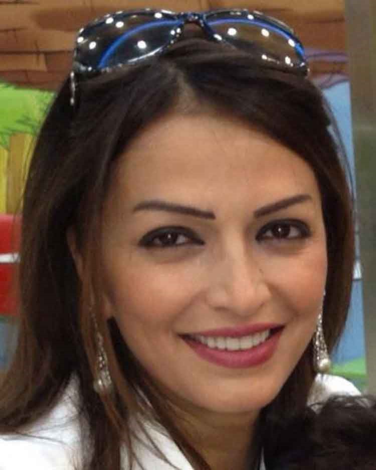بالصور.. أخت أصالة تخطف الأنظار بجمالها في أول ظهور لها