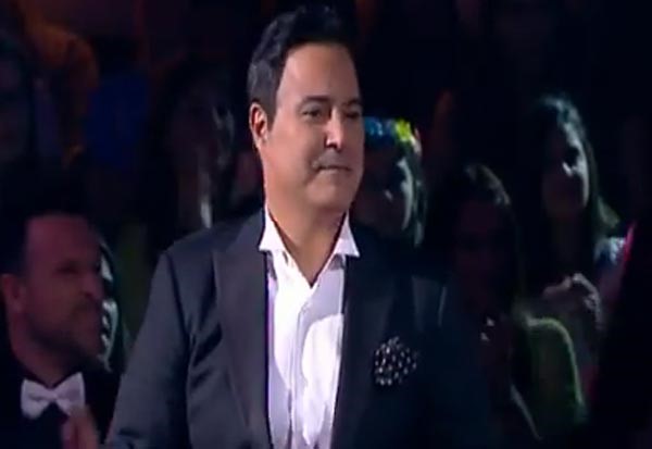 بالفيديو .. دويتو غنائي بين عاصى الحلانى وابنته