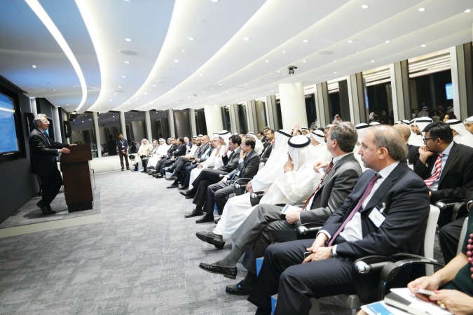 جانب من المحاضرة ﻿
