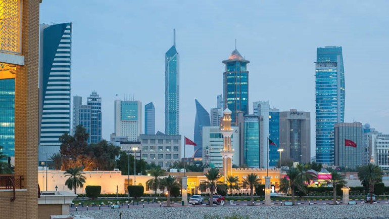 الوسط المالي والاقتصادي في العاصمة الكويتية حيث تعتبر العقارات المحيطة بالعاصمة بين الاغلى عالميا ﻿