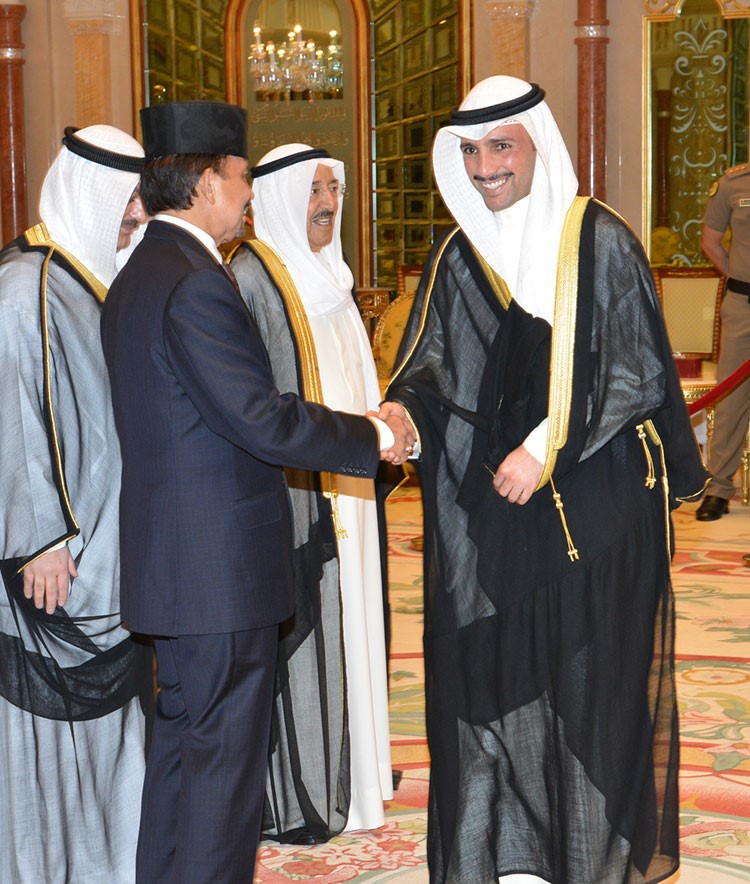 سلطان بروناي مرحبا برئيس مجلس الامة مرزوق الغانم