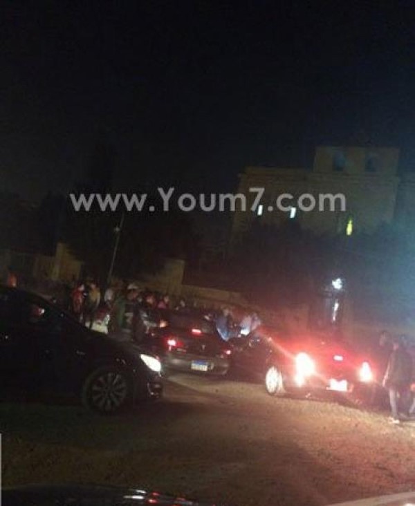 بالصور.. مشاجرة بين محمد رمضان و«حشاش» بسبب صورة وتهريب «رمضان» في سيارة أحد زملائه 