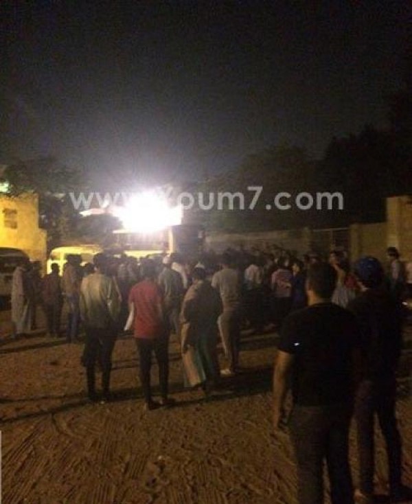 بالصور.. مشاجرة بين محمد رمضان و«حشاش» بسبب صورة وتهريب «رمضان» في سيارة أحد زملائه 