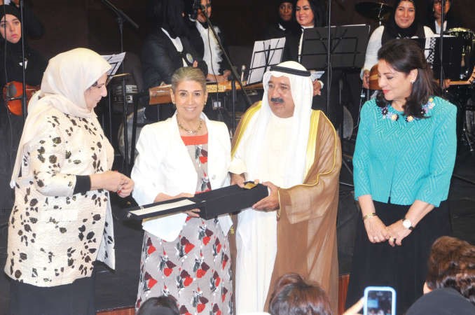 تكريم الاعلامية فاطمة حسين العيسى﻿