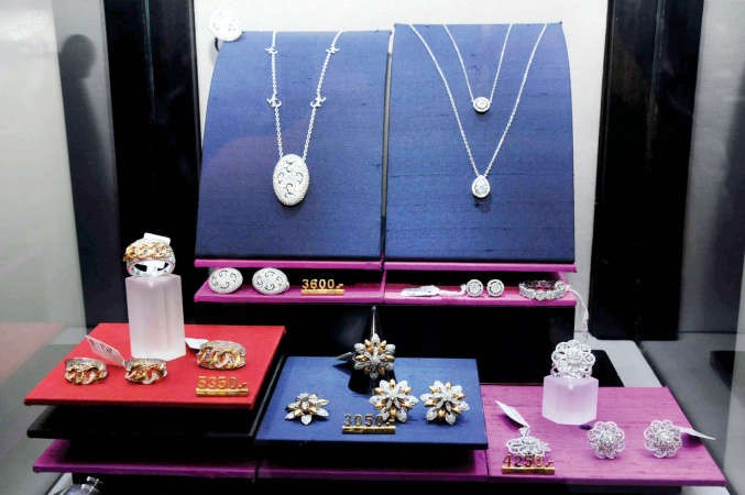 مشغولات فضية وذهبية﻿