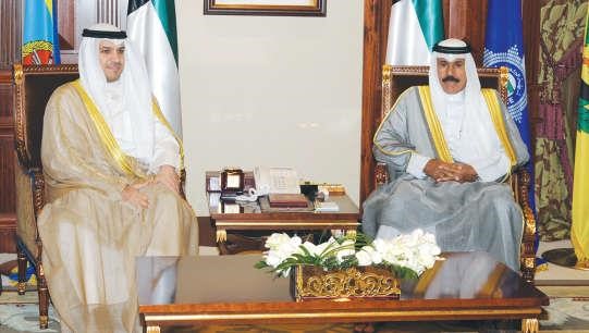 سمو ولي العهد الشيخ نواف الاحمد مستقبلا دمحمد الهاشل 