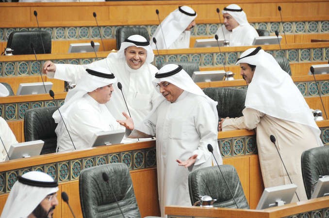 الشيخ خالد الجراح ومحمد البراك وسلطان اللغيصم وطلال الجلال﻿
