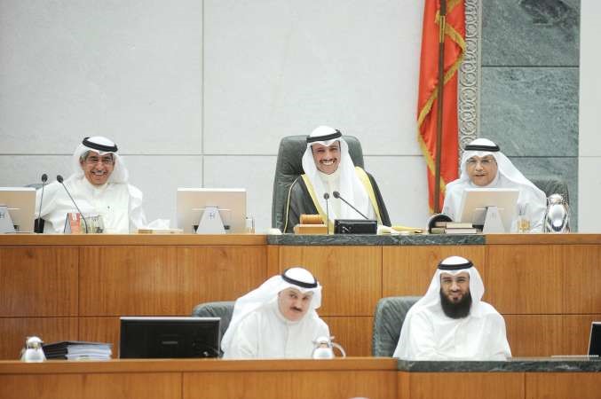 رئيس مجلس الامة مرزوق الغانم وامين السر معادل الخرافي ونائب رئيس الوزراء ووزير الدفاع الشيخ خالد الجراح على المنصةهاني الشمري﻿