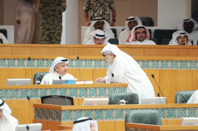 حديث بين عدنان عبدالصمد ودعبدالحميد دشتي﻿