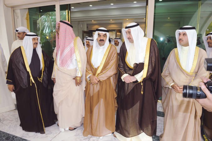 سمو الشيخ ناصر المحمد والشيخ جابر الخالد والشيخ خالد البدر والشيخ فيصل الحمود والشيخ صباح الناصر في استقبال الضيفهاني الشمري﻿
