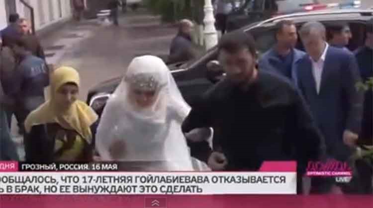 بالفيديو.. مراهقة تتزوج من ضابط شرطة يكبرها بـ 30 عاماً تحت التهديد بالخطف
