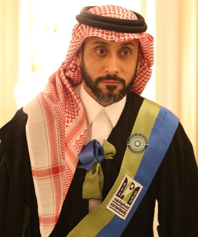 بالصور.. سامي الجابر يتخرج في الجامعة بتخصص إدارة أعمال