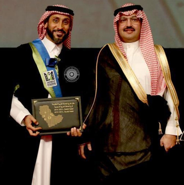 بالصور.. سامي الجابر يتخرج في الجامعة بتخصص إدارة أعمال