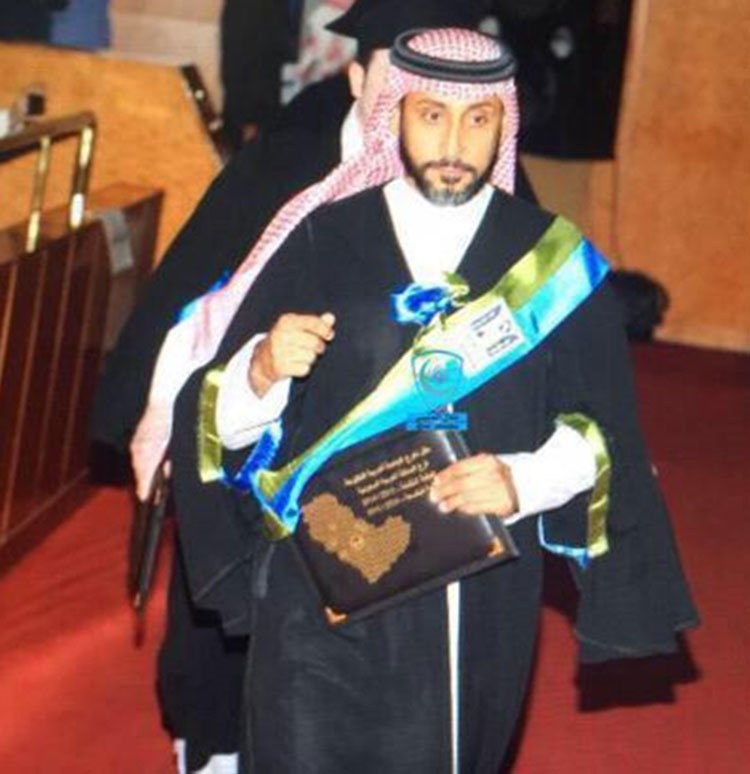 بالصور.. سامي الجابر يتخرج في الجامعة بتخصص إدارة أعمال