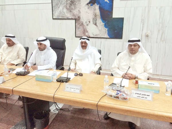 دمشاري المطوطح مترئسا اجتماع ورشة العمل 
