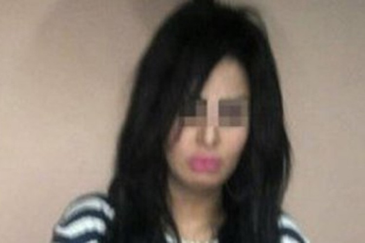 بالصور.. ضبط فنانة مصرية مسجلة دعارة مع نزيل خليجي في فندق.. ومشاهير تورطوا بالظهور معها