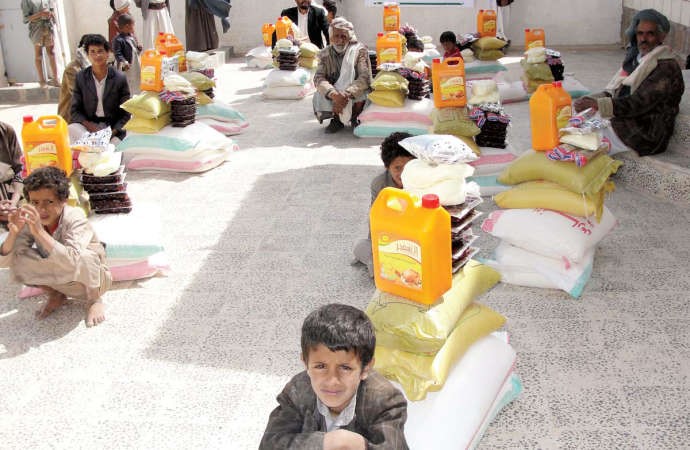 تقديم المساعدات لليمنيين اللاجئين
﻿