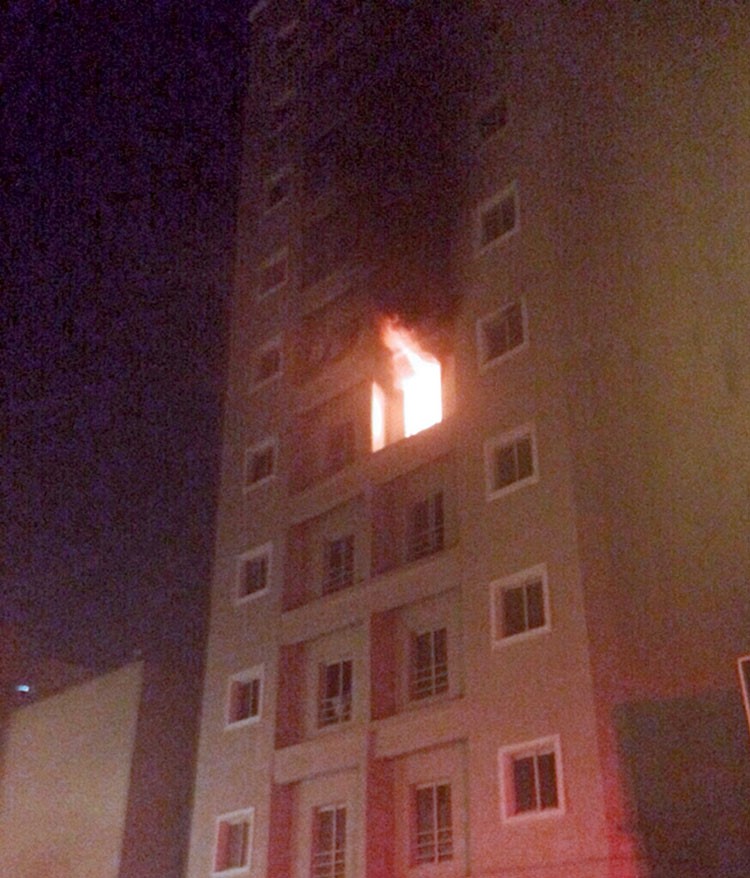 الحريق كما بدا في الطابق الرابع