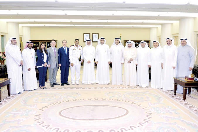 الرئيس الغانم مع رئيس المجلس الدولي للرياضة العسكرية السيزم والوفد المرافق له﻿