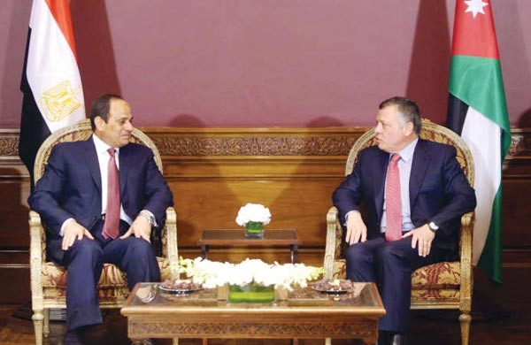 العاهل الاردني الملك عبدالله الثاني والرئيس المصري عبد الفتاح السيسي خلال مباحثاتهما في عمان امسافپ