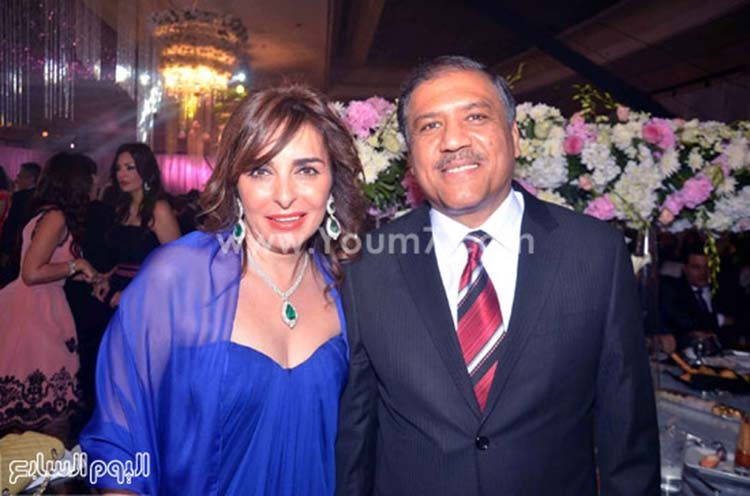 بالصور.. الهضبة يشدو بأجمل أغانيه في زفاف محمود عوض ونادين بيضون