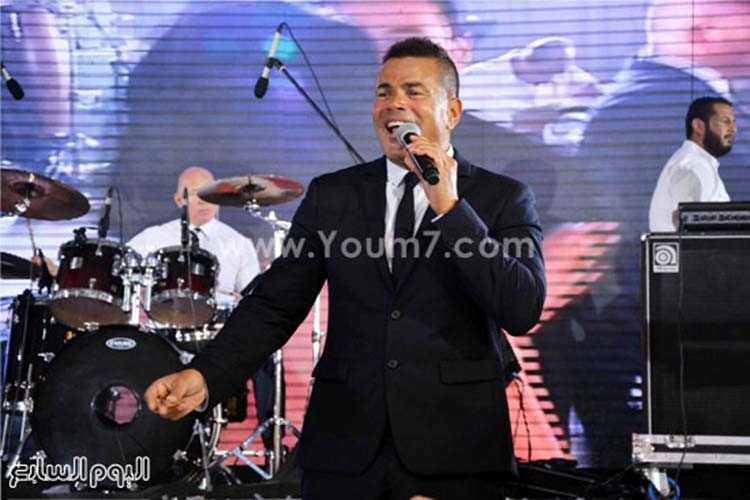 بالصور.. الهضبة يشدو بأجمل أغانيه في زفاف محمود عوض ونادين بيضون