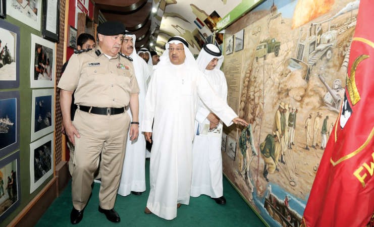 الفهد يطلع على بانوراما مرسومة توضح مراحل الغزو الغاشم ﻿