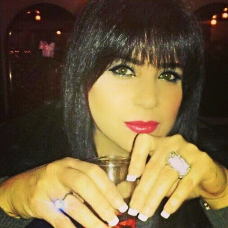 صورة: والدة فنانة لبنانية "صورة طبق الاصل" عن مي عز الدين