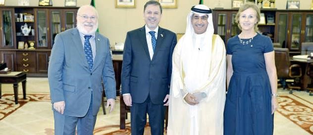 م عادل الخرافي مع نائب وزير الخارجية الأرجنتيني والوفد الزائر