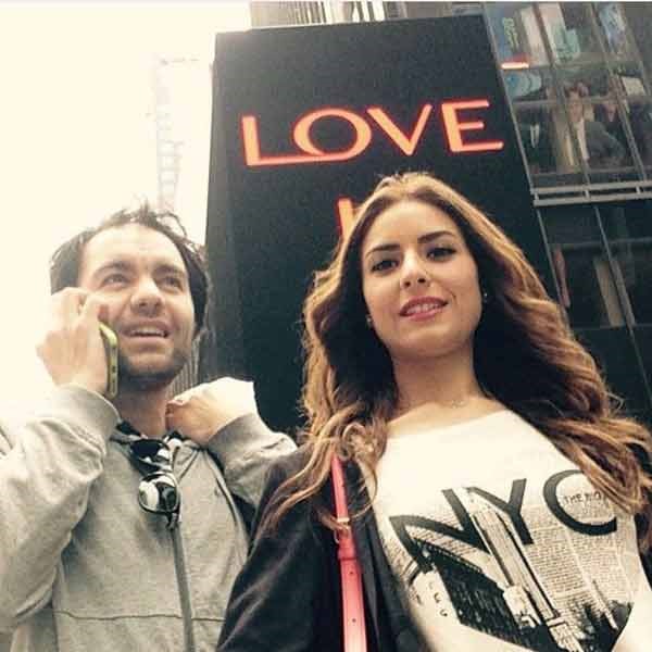 الصور الأولى من شهر عسل شريف رمزي وزوجته ريهام أيمن.. شاهد إطلالتهما