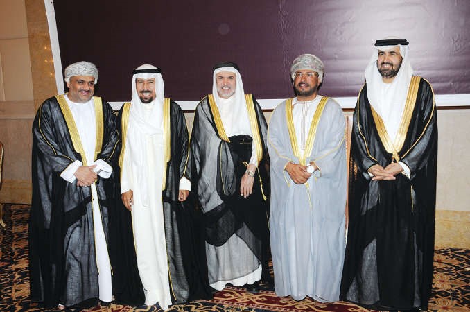 الشيخ علي الجابر والشيخ خليفة ال خليفة ورحمة حسين الزعابي والشيخ سالم المعشني وحامد بن سعيد انور الكندري﻿