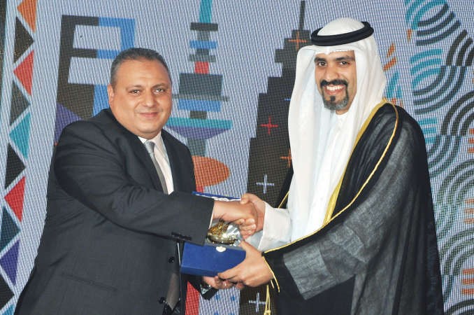  ومكرما الشيخ دمشعل الجابر 		احمد علي	﻿