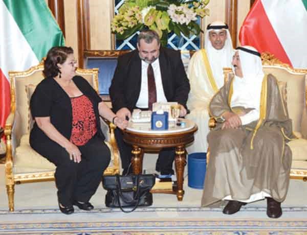 صاحب السمو الامير الشيخ صباح الاحمد مستقبلا رئيسة برلمان جمهورية نيكاراغوا بالانابة ارس مونتينغيرو