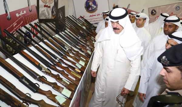 الشيخ محمد الخالد يطلع على حصيلة حملة جمع السلاح احمد علي