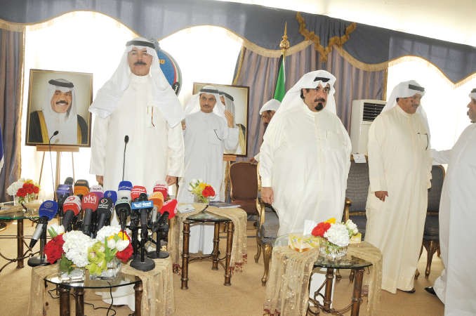 الشيخ محمد الخالد والشيخ احمد الخليفة وعضو مجلس الامة ماجد المطيري خلال اللقاء