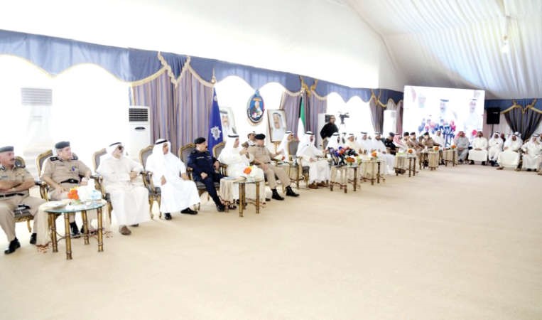 وكلاء وزارة الداخلية الشيخ مشعل الجابر واللواء عبدالفتاح العلي واللواء عصام النهام واللواء د فهد الدوسري واللواء جمال الصايغ واللواء فيصل النواف شاركوا في اللقاء التنويري