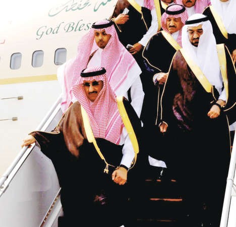 صاحب السمو الملكي الامير محمد بن نايف بن عبدالعزيز ولي العهد نائب رئيس مجلس الوزراء وزير الداخليةاثناء وصوله المنطقة الشرقية امس واس