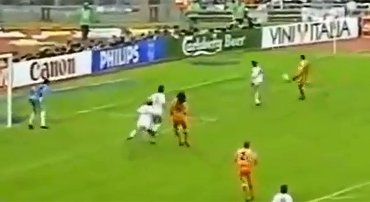 بالفيديو.. لاعب سويدي يكرر هدف "فان باستن" الشهير في الاتحاد السوفييتي