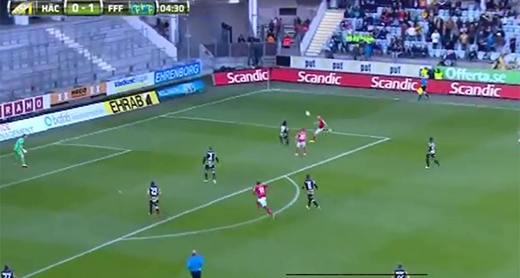 بالفيديو.. لاعب سويدي يكرر هدف "فان باستن" الشهير في الاتحاد السوفييتي