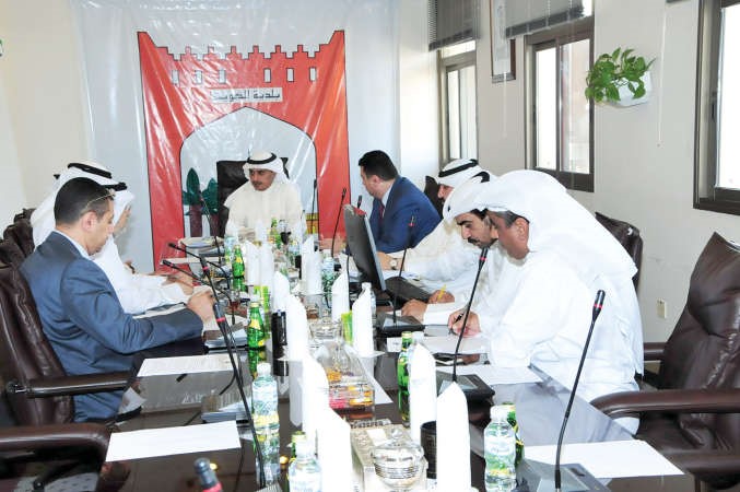 ماحمد المنفوحي خلال الاجتماع بين البلدية والمعلومات المدنية