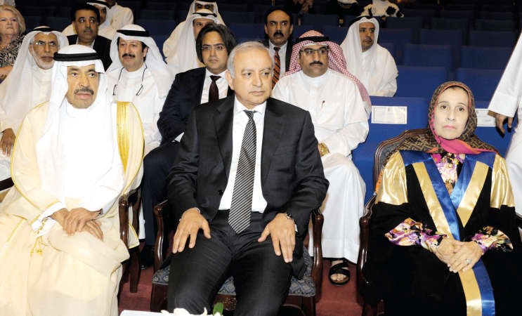 العيسى والبابطين خلال الاحتفال