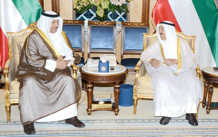 صاحب السمو الامير الشيخ صباح الاحمد مستقبلا سمو الشيخ جابر المبارك﻿