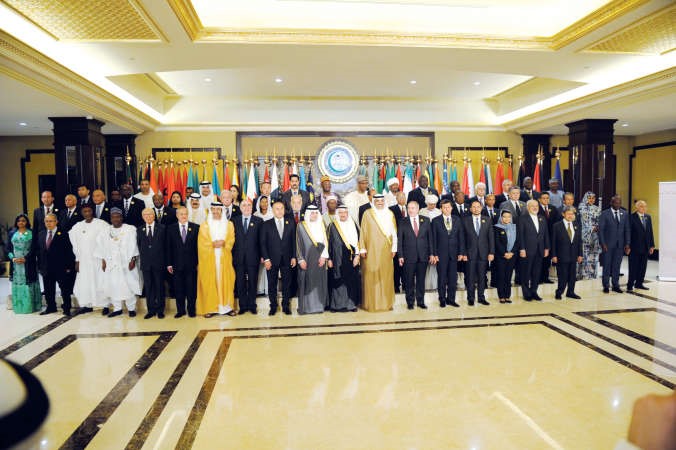 الشيخ صباح الخالد وداياد مدني يتوسطان وزراء خارجية منظمة التعاون الاسلامي
